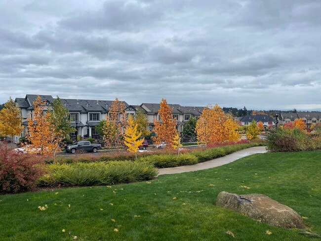 Building Photo - Beautiful 2br/2ba Townhome in Great Wilsonville Location!  ** MOVE IN SPECIAL **