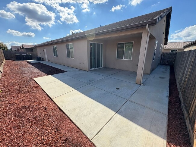 Building Photo - Home located in Ashton Park Move in Ready!...