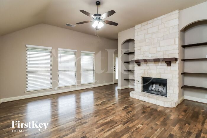 Building Photo - 1121 Marigold Dr