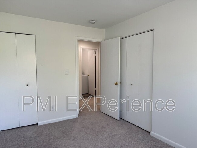 Building Photo - 1023 Spring Valley Ct