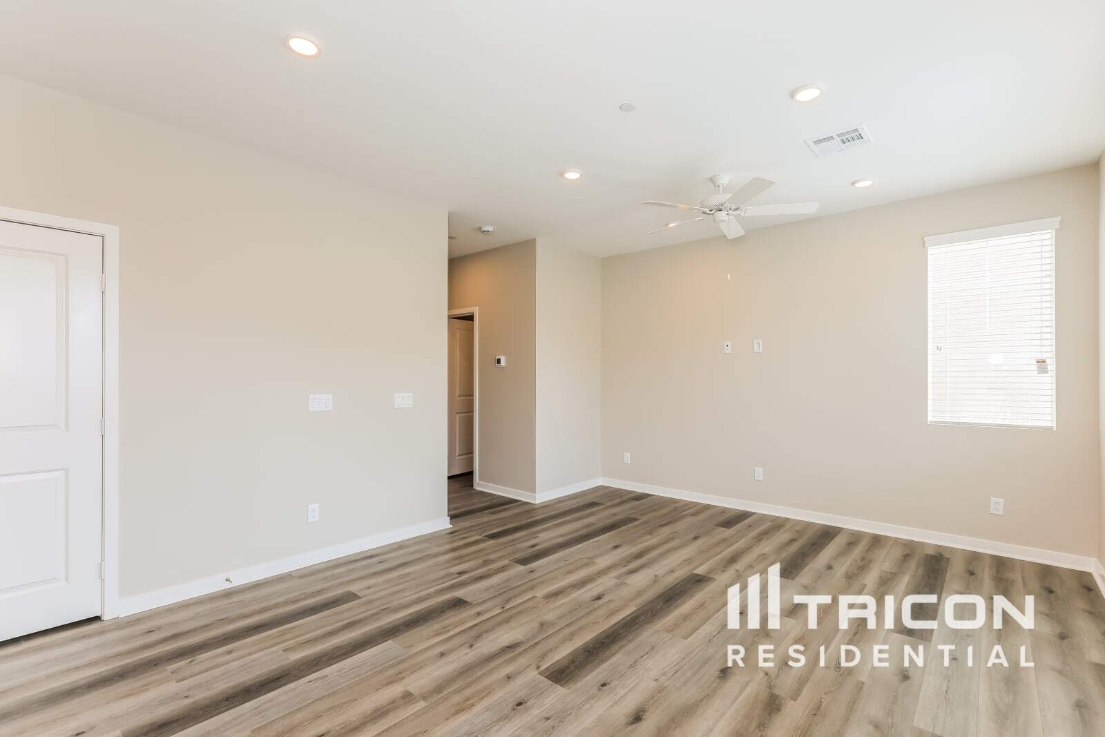 Building Photo - 31589 Dwight Dr