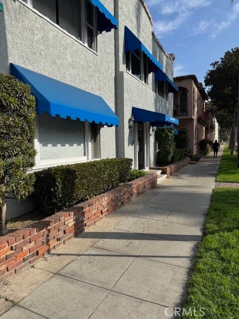 Building Photo - 1835 E 1st St