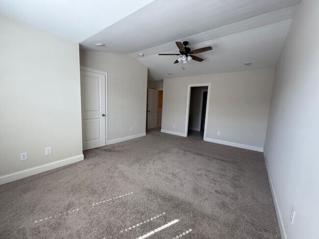 Building Photo - 5750 Dockside Dr