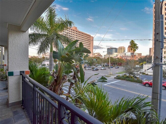 Building Photo - 201 6th St S