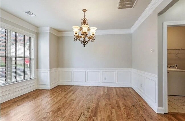 Building Photo - Charming 3BR Townhome in Atlanta