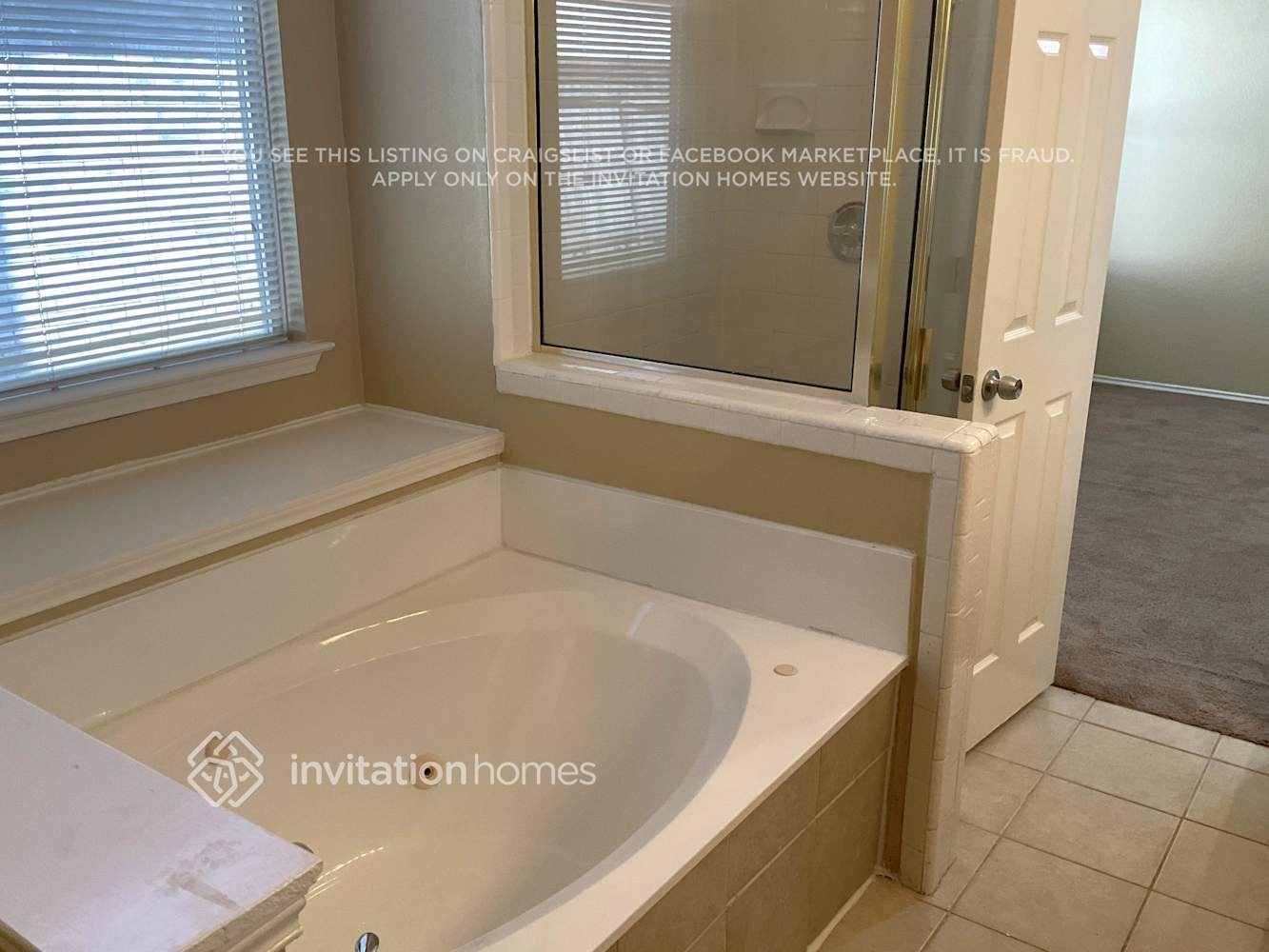 Building Photo - 4402 Laredo Dr