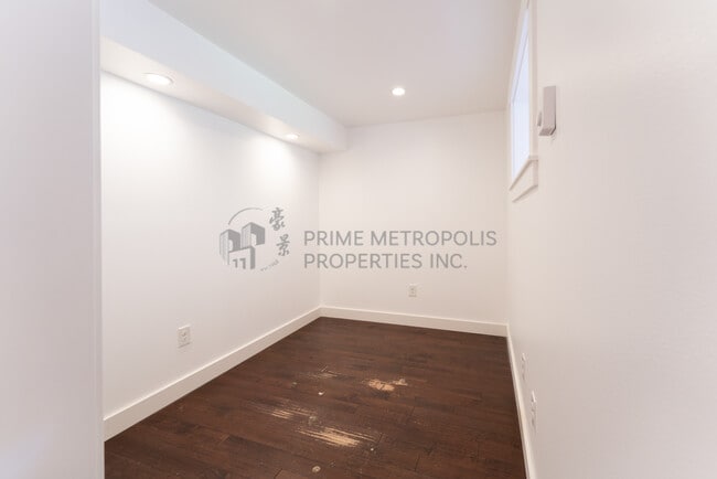 Building Photo - 7461 W Mercer Way