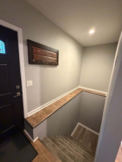 Building Photo - 1119 Hill Ave