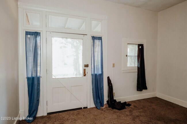Building Photo - 105 N Hite Ave