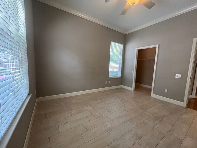 Building Photo - Fantastic Former Model Home in a 55+ El Dorado Hills Community!