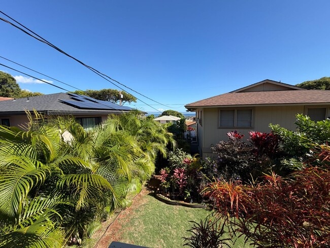 Building Photo - Charming 2-Bedroom Cottage with Private Yard in Kaimuki