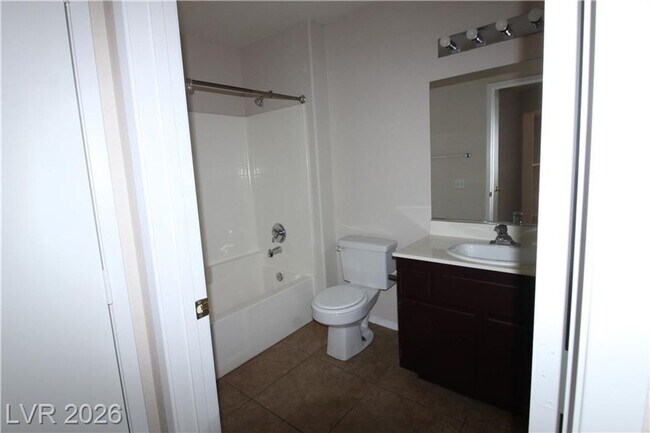 Building Photo - GATED 2 BED/2BATH CONDO IN NORTH LAS VEGAS