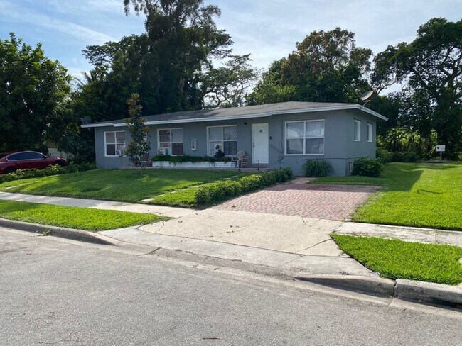 Building Photo - 37280 Okeechobee Ave