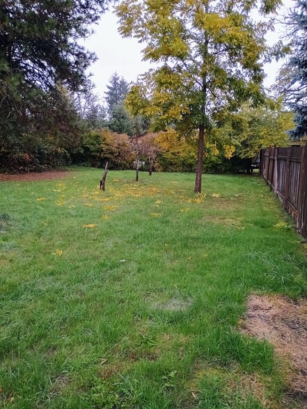 Building Photo - 642 Weed Ave