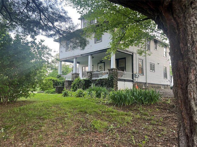 Building Photo - 181 Ulster Ave