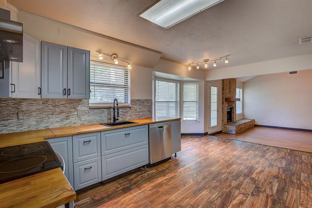 Building Photo - 6637 Fair Oaks Dr