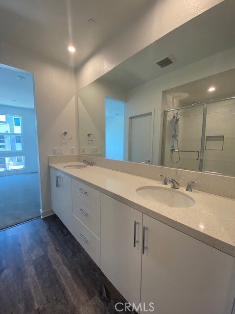 Building Photo - 1411 W Cara Dr