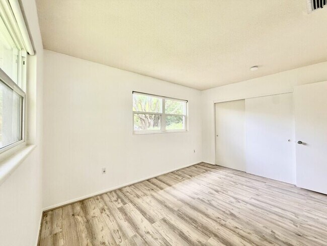 Building Photo - 4149 Prudence Dr