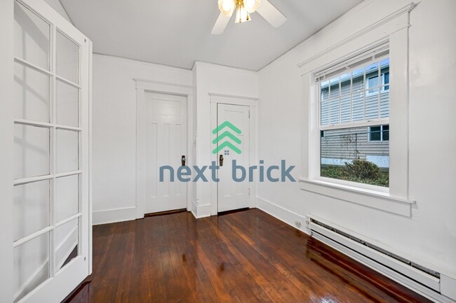 Building Photo - 3 BED & 2 BATH SINGLE FAMILY HOUSE FOR RENT