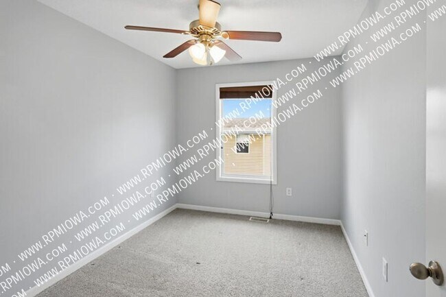 Building Photo - 9140 Greenspire Dr