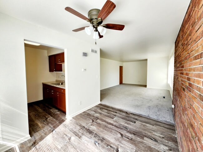 Building Photo - Drummond Flats