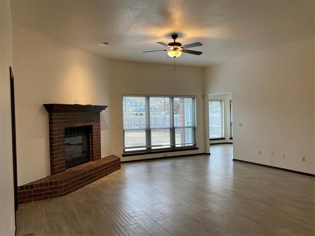 Building Photo - 405 Rhoades Ct