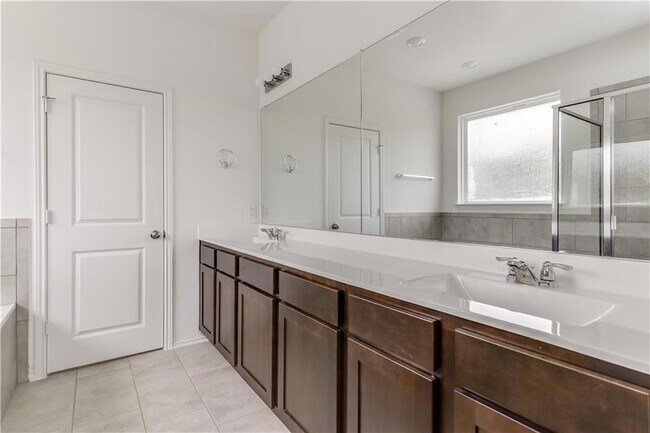 Building Photo - 712 Affazia Ln