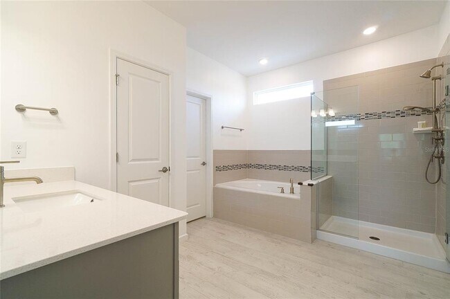 Building Photo - 6570 Rover Wy