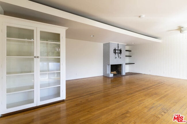 Building Photo - 2470 Zorada Dr