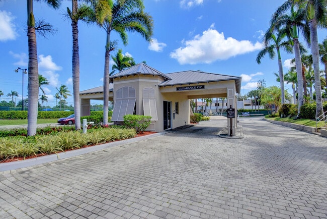 Building Photo - 3 Royal Palm Way