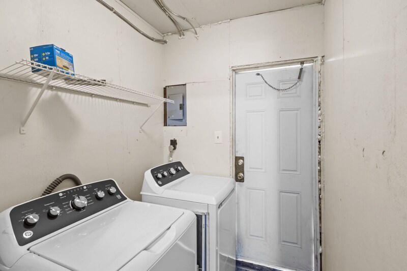 Building Photo - 1208 N D St