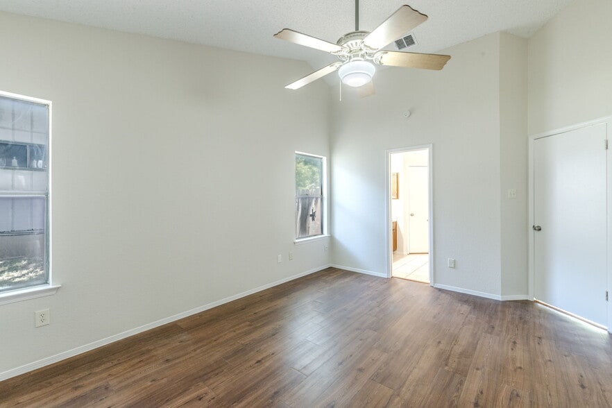 Building Photo - 1802 Verbena Way
