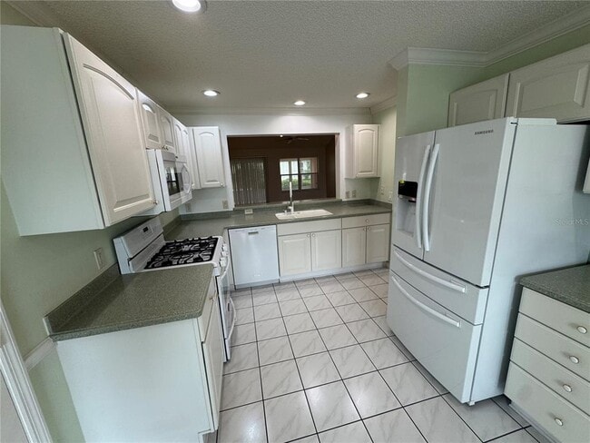 Building Photo - 3056 St Thomas Ln