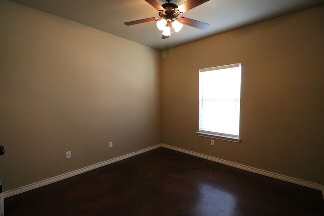 Building Photo - Stoneridge 502