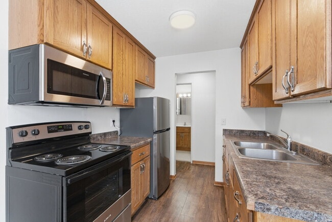 Building Photo - Rosewood Manor