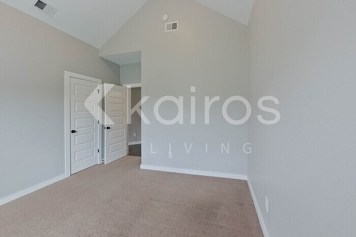 Building Photo - 134 White Oak Cir