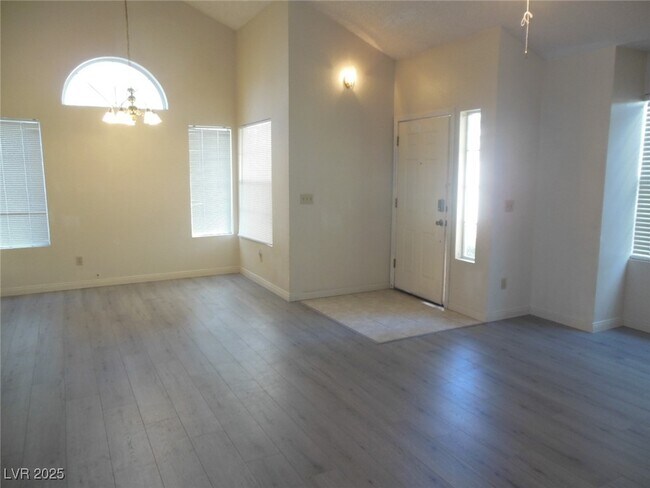 Building Photo - 2047 Angel Falls Dr