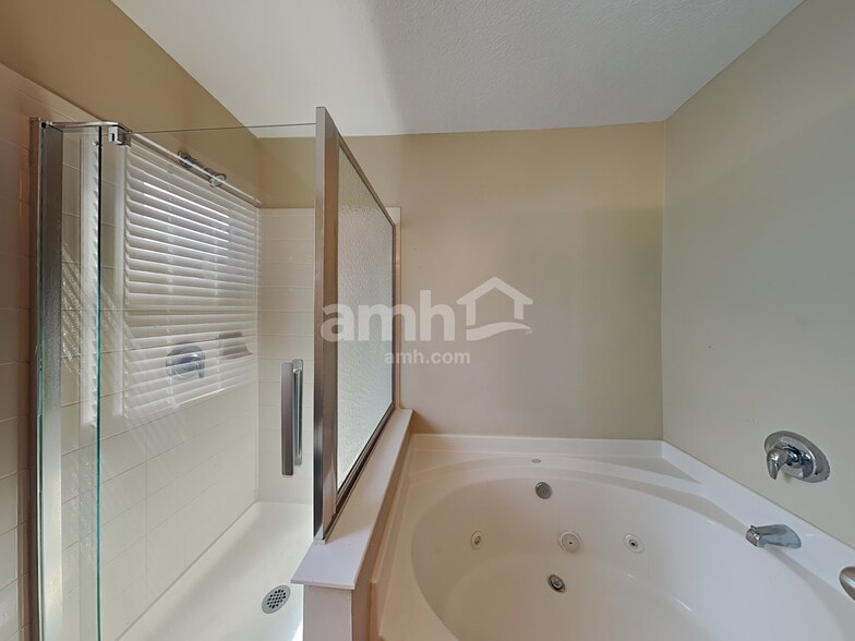 Building Photo - 279 Rockmill St