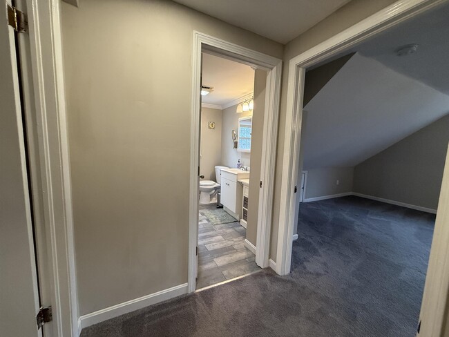 Building Photo - 4 Nelson Dr