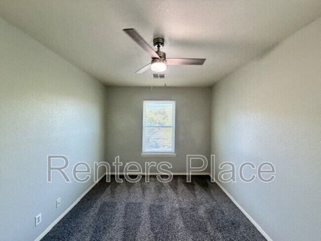 Building Photo - 5707 S Yukon Ave