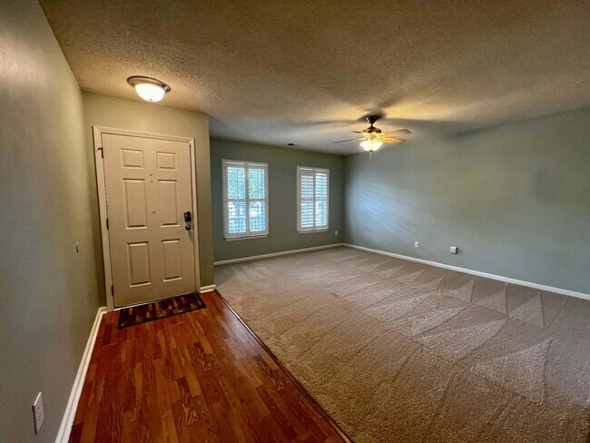 Building Photo - 1019 Golden Aspen Dr