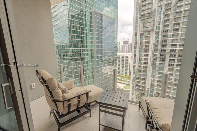 Building Photo - 300 Biscayne Blvd Way