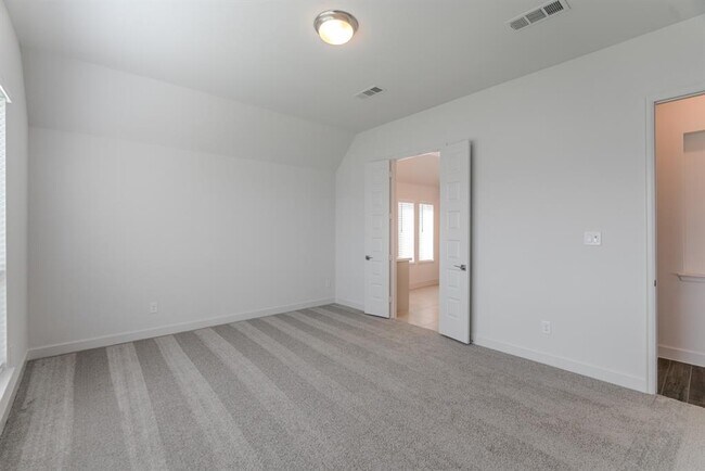 Building Photo - 15835 Wild Rose Bnd Dr
