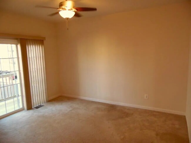 Building Photo - 24652 Byrne Meadow Square