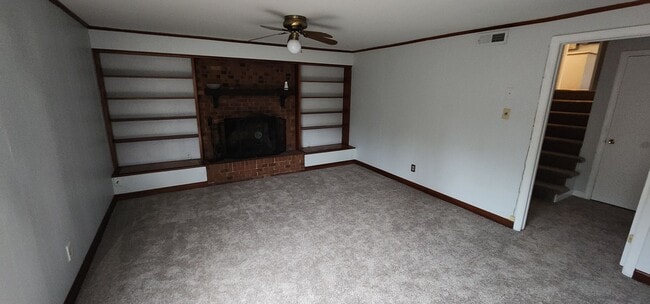 Building Photo - Great private home convenient to I40, Airport and Farmers Market