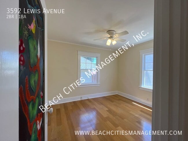 Building Photo - 3592 Lewis Ave