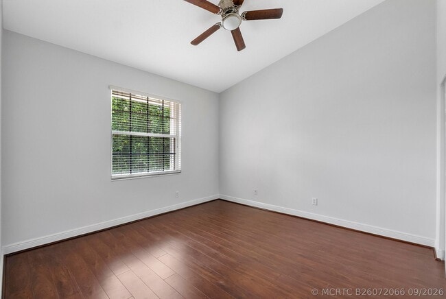 Building Photo - 3505 Lakeside Dr