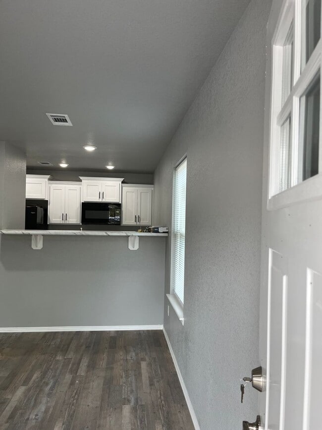 Building Photo - COX-VINE STREET