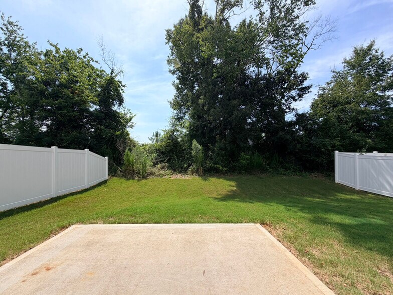 Building Photo - 563 Whitley Ridge Dr