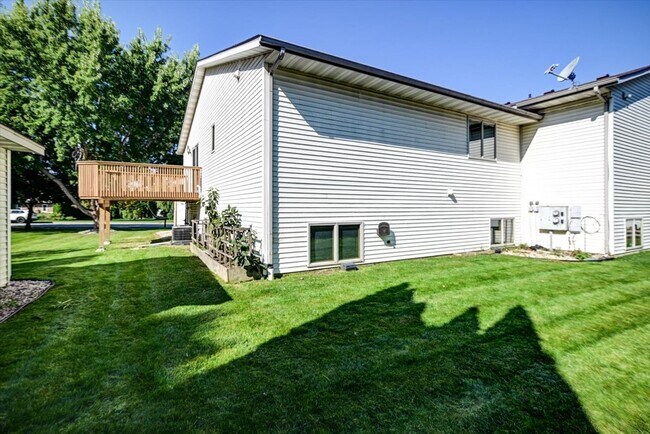 Building Photo - 309 Trail Side Dr